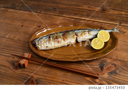 塩焼き秋刀魚 135473450