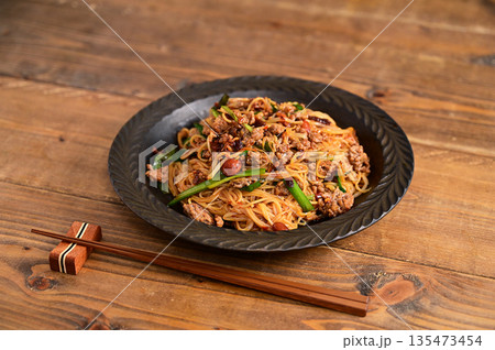 海老油辛焼きそば 海老油辛焼きそば 135473454