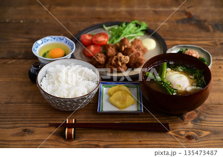 一汁二菜_唐揚げとほうれん草のお浸し 135473487