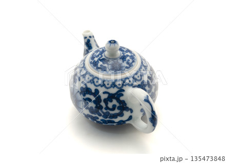 磁器製の烏龍茶用の茶壺 Teapot for Oolong tea 磁器製の烏龍茶用の茶壺 Teapot for Oolong tea 135473848