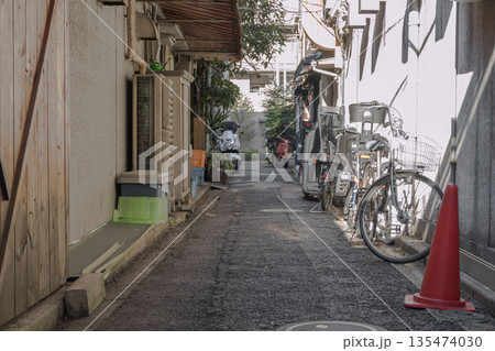 【月島 路地】 【月島 路地】 135474030