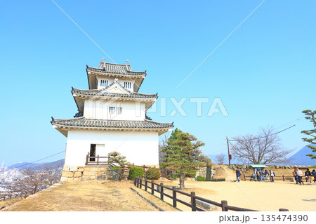 香川県丸亀市、丸亀城の風景 香川県丸亀市、丸亀城の風景 135474390