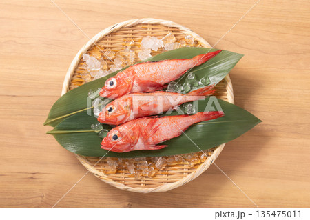 ［岩手県産］吉次　小さめ　（加熱用） 135475011