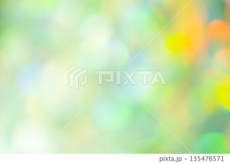 グリーンカラー系キラキラ背景イメージ グリーンカラー系キラキラ背景イメージ 135476571