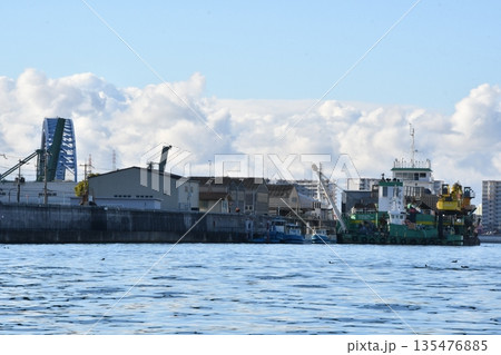 大阪の安治川河川敷工場_06 大阪の安治川河川敷工場_06 135476885