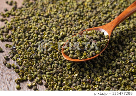 Spices: Sichuan peppercorns Spices: Sichuan peppercorns 135477299