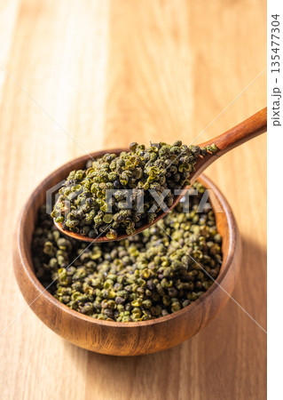 Spices: Sichuan peppercorns 135477304