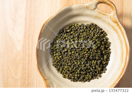 Spices: Sichuan peppercorns Spices: Sichuan peppercorns 135477322