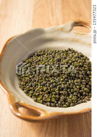Spices: Sichuan peppercorns Spices: Sichuan peppercorns 135477323