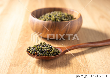 Spices: Sichuan peppercorns Spices: Sichuan peppercorns 135477351