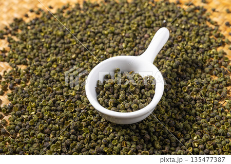 Spices: Sichuan peppercorns Spices: Sichuan peppercorns 135477387