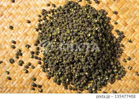 Spices: Sichuan peppercorns 135477408