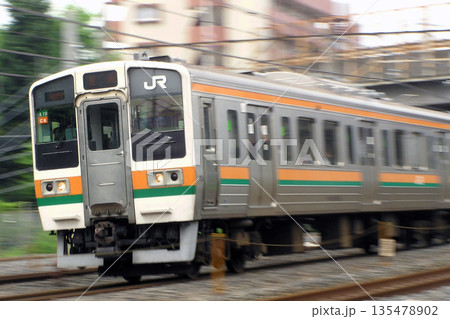 ［JU］高崎線211系電車（グリーン車組込み中の暫定C編成） 135478902