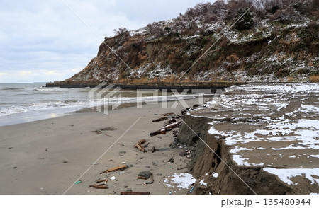 男鹿半島、脇本海岸の生鼻岬 135480944