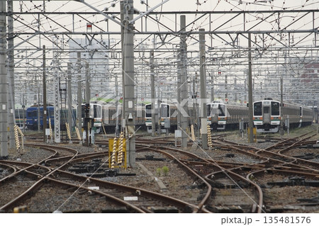 尾久に疎開留置される211系電車（2012年） 135481576