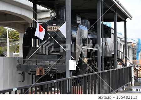 JR武豊線半田駅 保存されているC11 265号機 JR武豊線半田駅 保存されているC11 265号機 135482113