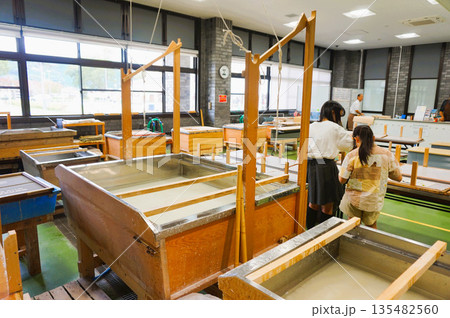 道の駅おがわまち 伝統工芸施設 和紙工房 紙漉き体験 小川和紙 展示 道の駅おがわまち 伝統工芸施設 和紙工房 紙漉き体験 小川和紙 展示 135482560