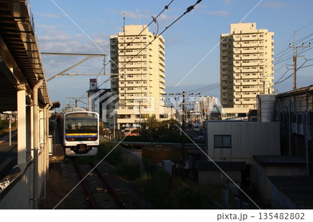 大網駅に停車中の東金線209系(大網⇔成東) 大網駅に停車中の東金線209系(大網⇔成東) 135482802