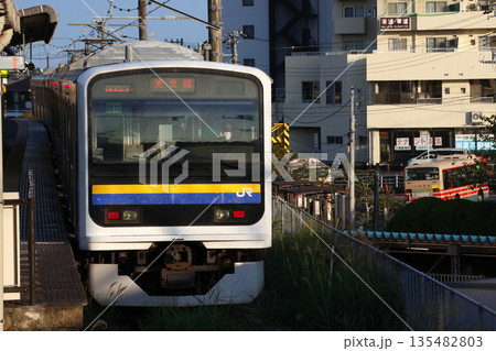大網駅に停車中の東金線209系(大網⇔成東) 大網駅に停車中の東金線209系(大網⇔成東) 135482803