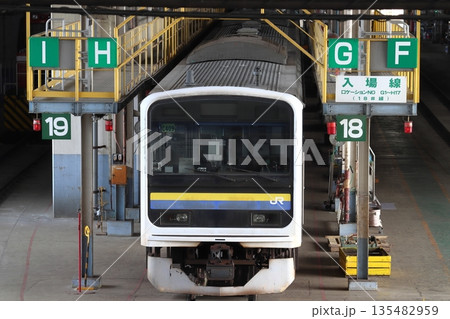 大宮総合車両センターにて検査中の千葉地区209系電車(埼玉県さいたま市大宮区) 大宮総合車両センターにて検査中の千葉地区209系電車(埼玉県さいたま市大宮区) 135482959