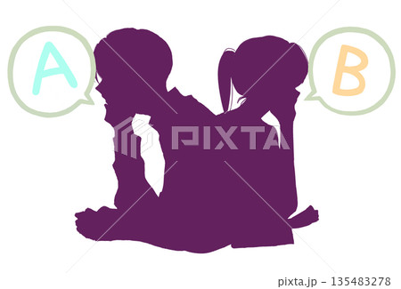 すれ違う男女 AとB シルエット すれ違う男女 AとB シルエット 135483278