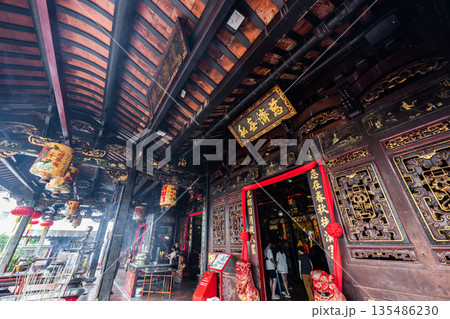 マレーシア マラッカの世界遺産 チェン・フン・テン寺院（青雲亭）の装飾 135486230