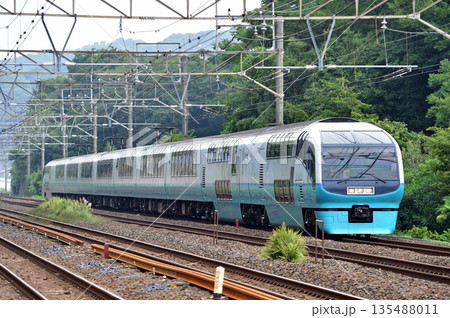 東海道本線　二宮－国府津　JR東日本　251系　RE-3編成（大宮）　スーパービュー踊り子 135488011