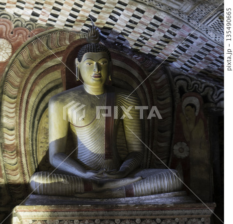 Buddha statue, Sri Lanka 135490665