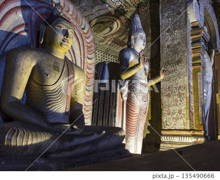 Buddha statue, Sri Lanka 135490666