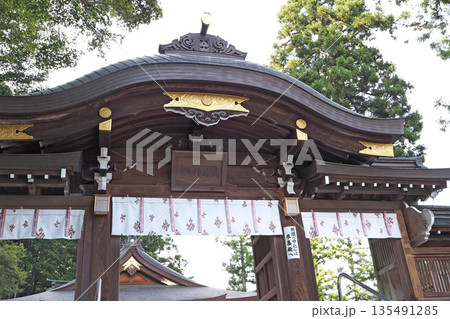 高麗神社の社殿（埼玉県日高市） 135491285