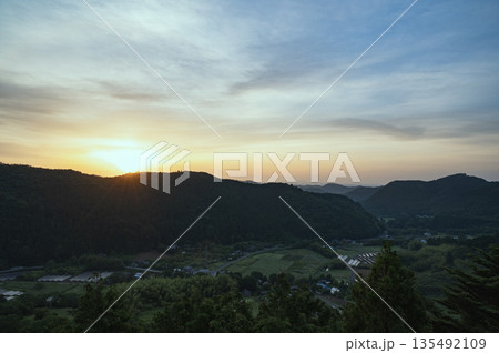 茨城　山里の夜明け（常陸大宮市） 135492109