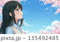 春の空のもと佇む女性 135492485