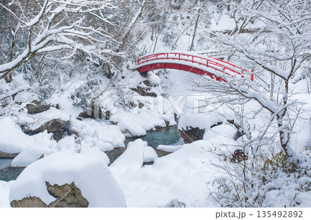 夕森渓谷（冬）：もみじ橋 135492892