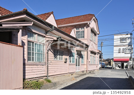 越谷散歩・横田診療所(旧越ヶ谷郵便局) 　越谷市越ケ谷 135492958