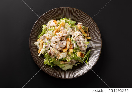 豚しゃぶサラダ 135493279