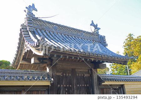 伊勢神宮内宮おはらい町旧慶光院の門 135493294