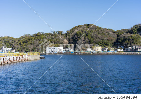 冬の神奈川県横須賀市浦賀 西浦賀からの風景 冬の神奈川県横須賀市浦賀 西浦賀からの風景 135494594