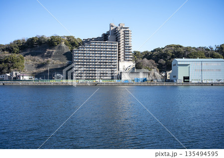 冬の神奈川県横須賀市浦賀 西浦賀からの風景 冬の神奈川県横須賀市浦賀 西浦賀からの風景 135494595