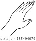 綺麗な手のイラスト　線画 135494979