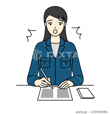 書類作業中に重要なミスや事実に気づき驚く作業服の女性 書類作業中に重要なミスや事実に気づき驚く作業服の女性 135495098