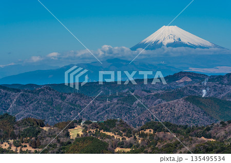 大室山登山リフト 山頂からの富士山【静岡県伊東市】 大室山登山リフト 山頂からの富士山【静岡県伊東市】 135495534
