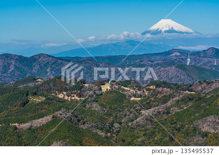大室山登山リフト 山頂からの富士山【静岡県伊東市】 135495537