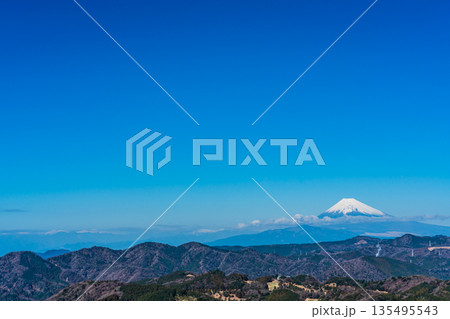 大室山登山リフト 山頂からの富士山【静岡県伊東市】 135495543