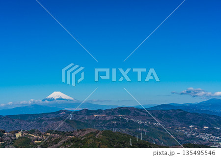 大室山登山リフト 山頂からの富士山【静岡県伊東市】 135495546