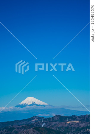 大室山登山リフト 山頂からの富士山【静岡県伊東市】 大室山登山リフト 山頂からの富士山【静岡県伊東市】 135495576
