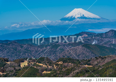 大室山登山リフト 山頂からの富士山【静岡県伊東市】 135495591