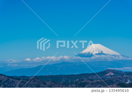 大室山登山リフト 山頂からの富士山【静岡県伊東市】 135495610