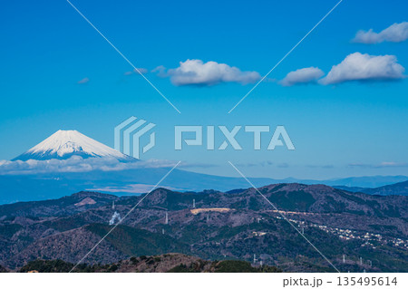 大室山登山リフト 山頂からの富士山【静岡県伊東市】 135495614