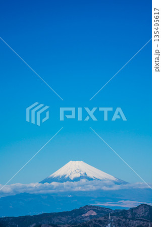 大室山登山リフト 山頂からの富士山【静岡県伊東市】 大室山登山リフト 山頂からの富士山【静岡県伊東市】 135495617