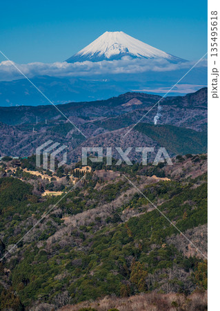 大室山登山リフト 山頂からの富士山【静岡県伊東市】 大室山登山リフト 山頂からの富士山【静岡県伊東市】 135495618